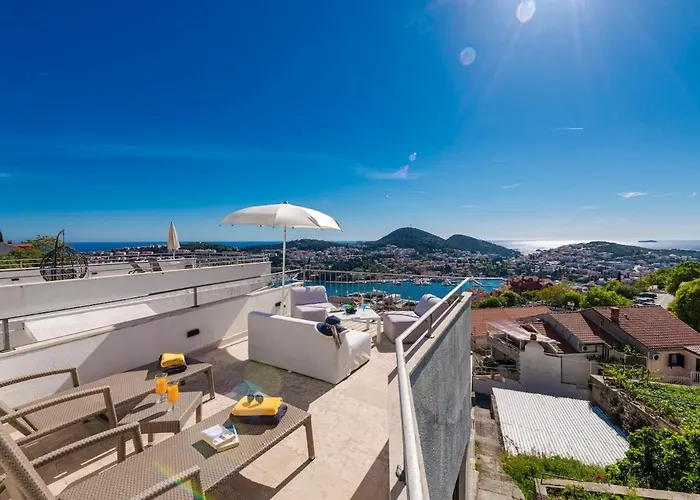 Nia Deluxe & Elegance *