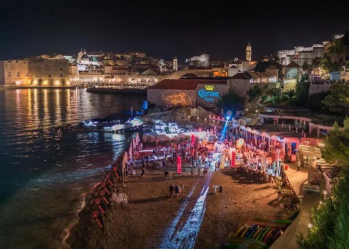 Nia Deluxe & Elegance * دوبروفينك