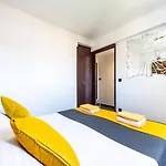 Nia Deluxe & Elegance 아파트