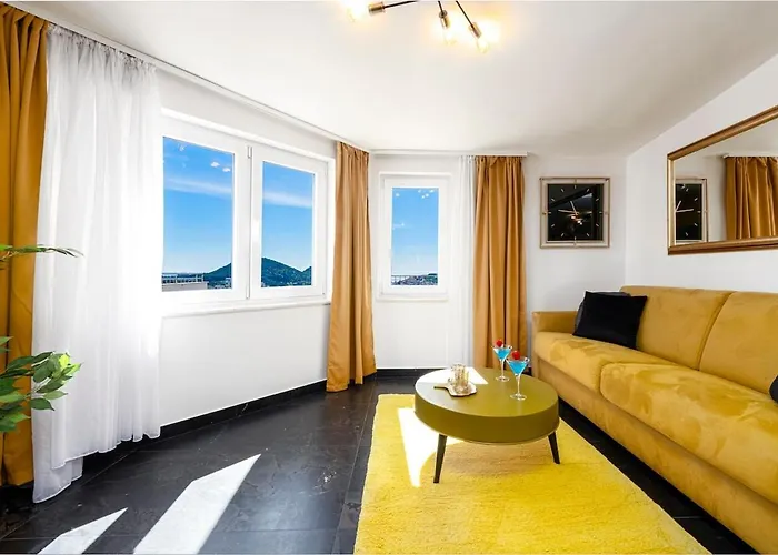 Nia Deluxe & Elegance