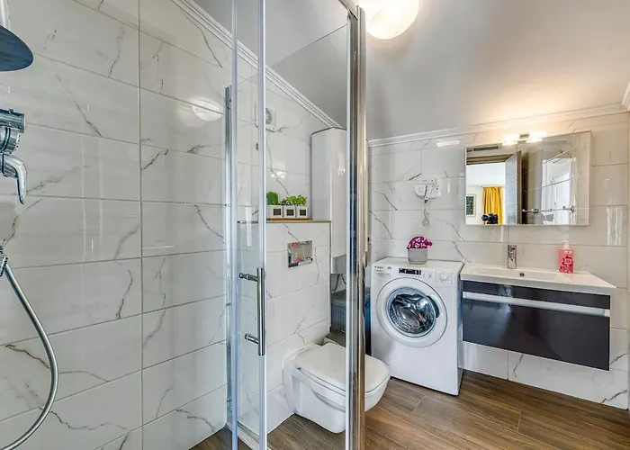 Nia Deluxe & Elegance *