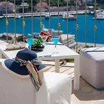 Nia Deluxe & Elegance Apartman *