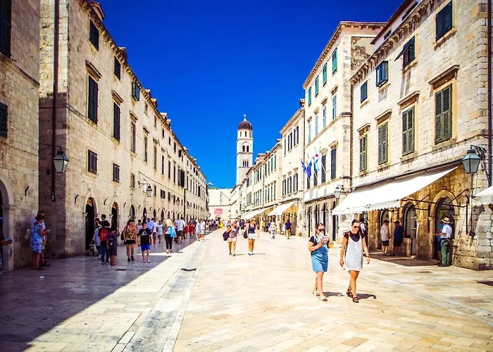 Nia Deluxe & Elegance